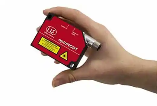 Laser triangulation distance sensor